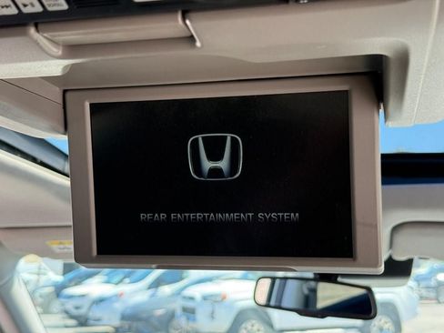 Used 2017 Honda Pilot Touring image 17