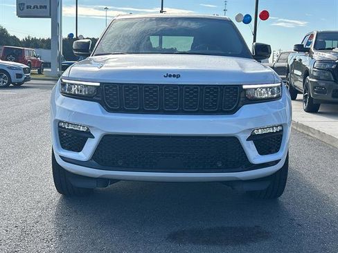 New 2025 Jeep Grand Cherokee Summit image 3