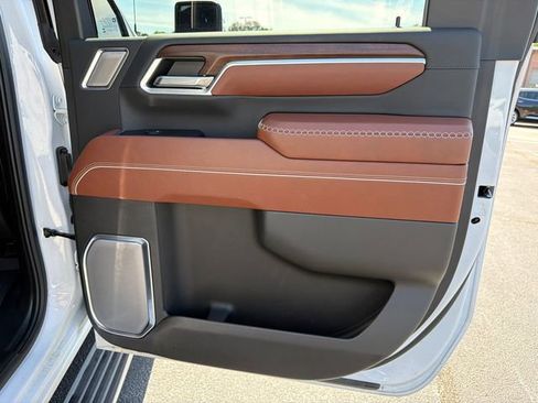 Certified 2025 GMC Sierra 2500 Denali Ultimate AWD/4WD image 16