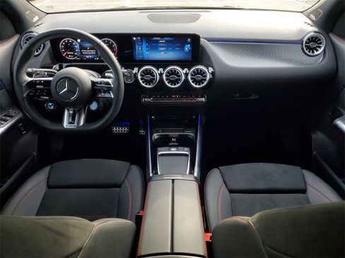 Used 2025 Mercedes-Benz GLA 35 AMG 4MATIC image 32