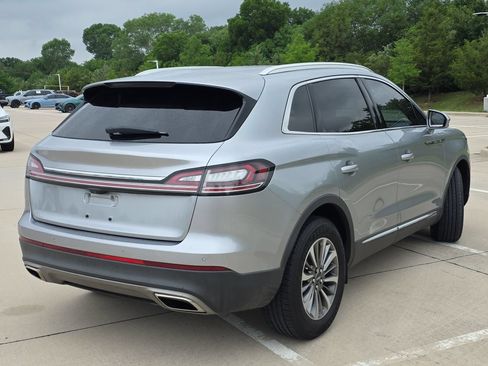 Used 2022 Lincoln Nautilus FWD w/ Premium Package image 5