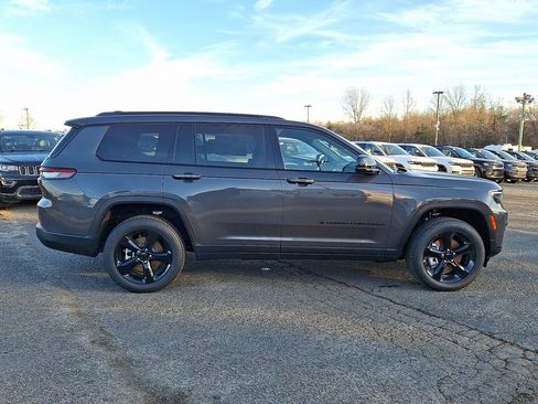 New 2025 Jeep Grand Cherokee L Limited w/ Black Appearance Package image 8