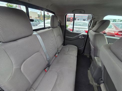 Used 2014 Nissan Frontier SV RWD image 17