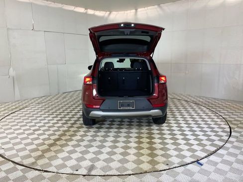 Used 2024 Chevrolet TrailBlazer LT w/ LT Cold Weather Package FWD image 30