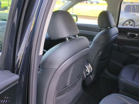 Used 2023 Kia Sorento EX AWD/4WD image 17