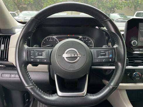 Used 2022 Nissan Pathfinder SV AWD/4WD image 15