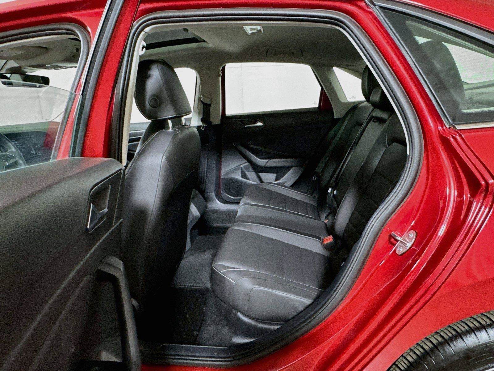 Used 2024 Volkswagen Jetta SE FWD image 22