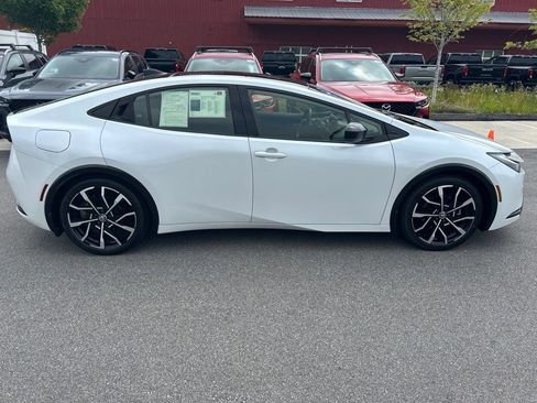 Used 2024 Toyota Prius Prime FWD image 2