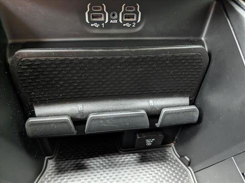 Used 2020 RAM 1500 Laramie AWD/4WD image 29