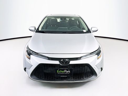 Used 2020 Toyota Corolla LE w/ LE Premium Package image 2