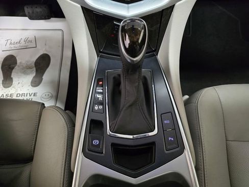 Used 2015 Cadillac SRX Luxury image 18