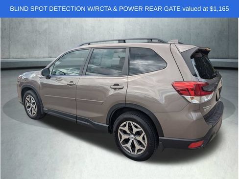 Used 2023 Subaru Forester Premium AWD/4WD image 3