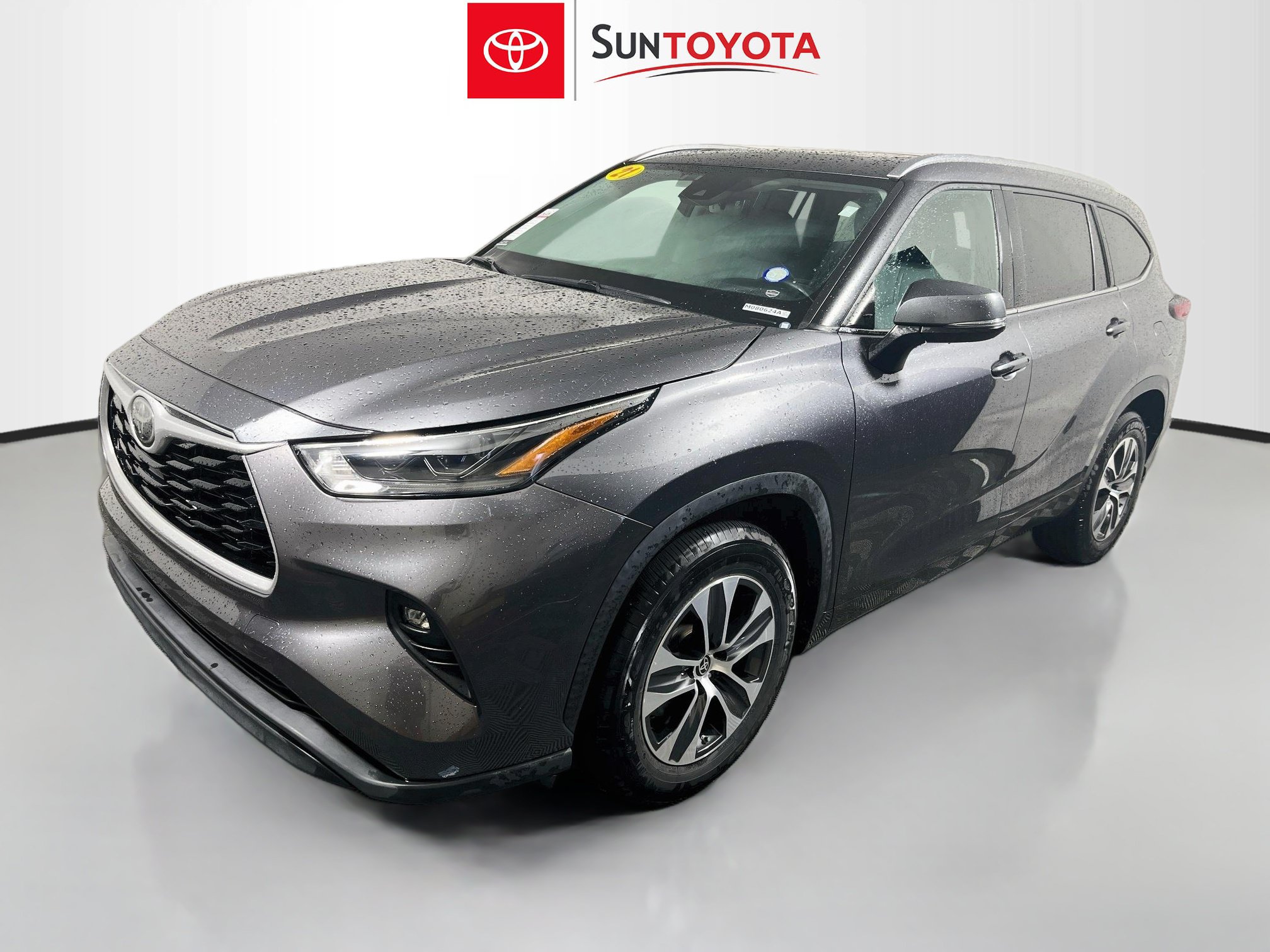 Used 2021 Toyota Highlander XLE FWD image 9