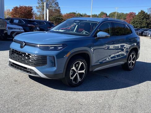 New 2026 Volkswagen Tiguan SE AWD/4WD image 3