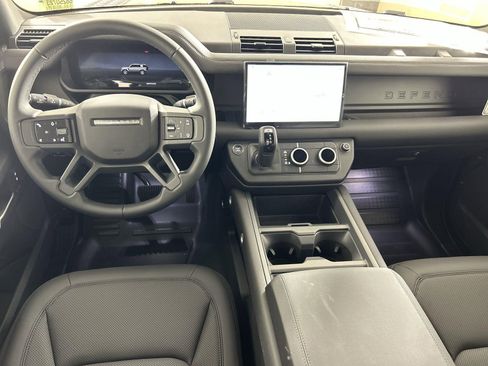 New 2025 Land Rover Defender 110 S image 10