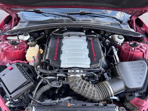 Used 2021 Chevrolet Camaro LT w/ RS Package image 40