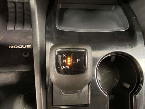 Used 2023 Nissan Rogue S image 17