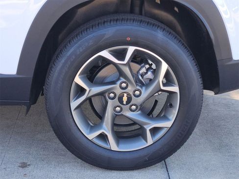 New 2026 Chevrolet Trax LT w/ Driver Confidence Package image 26