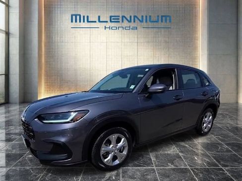 Used 2023 Honda HR-V LX image 1