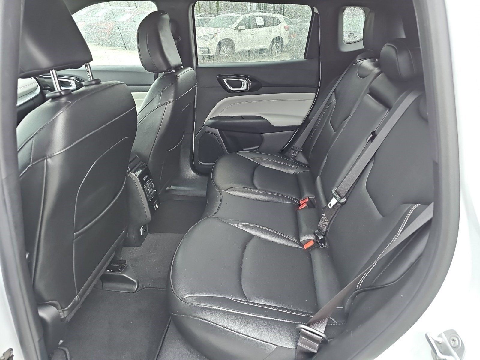 Used 2025 Jeep Compass Limited AWD/4WD image 16