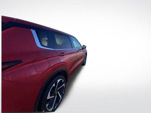 Used 2024 Mitsubishi Outlander SE Black Edition image 11