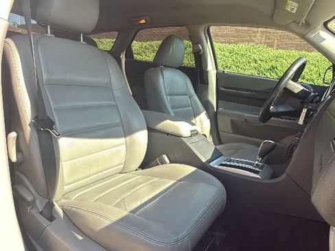 Used 2006 Dodge Magnum R/T RWD image 26