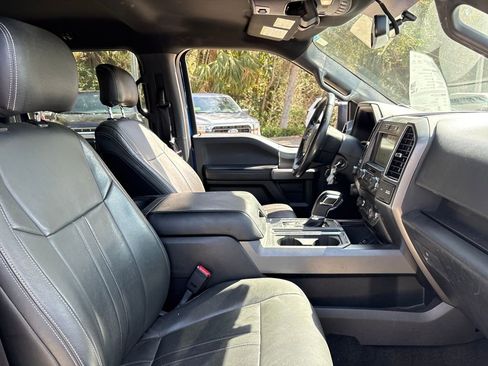 Used 2017 Ford F150 XLT w/ Equipment Group 302A Luxury image 29