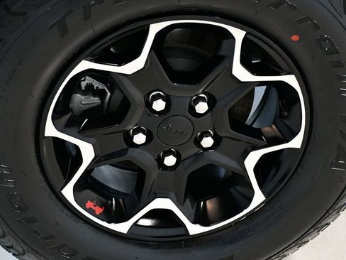 Used 2021 Jeep Wrangler Sport w/ Sun And Sound Package image 22