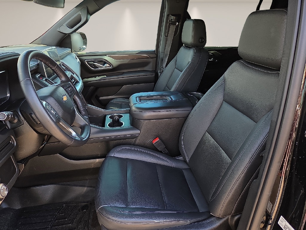 Used 2022 Chevrolet Suburban LT RWD image 17