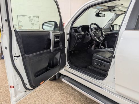 Used 2017 Toyota 4Runner Limited AWD/4WD image 6