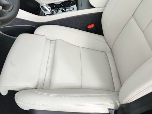 Certified 2026 Volvo XC40 B5 Ultra w/ Climate Package AWD/4WD image 13