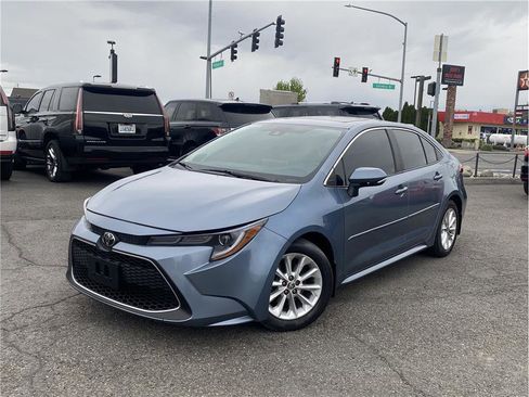 Used 2020 Toyota Corolla XLE w/ Carpet Mat Package (TMS) FWD image 1