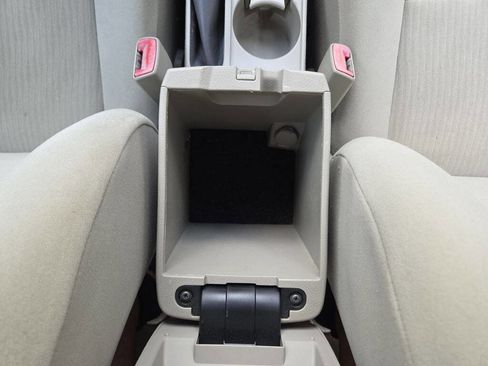 Used 2010 Toyota Corolla image 27