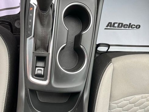 Used 2021 Chevrolet Equinox LS image 15