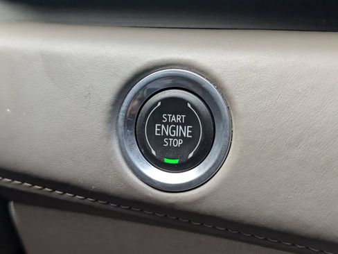 Used 2021 Cadillac Escalade Sport Platinum RWD image 21
