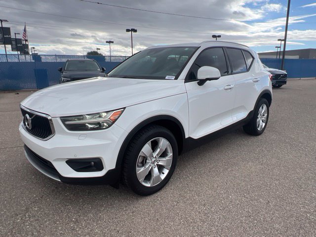 Used 2020 Volvo XC40 T4 Momentum FWD image 7
