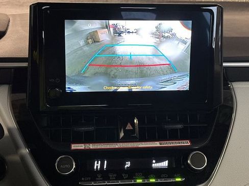 Certified 2025 Toyota Corolla SE image 24