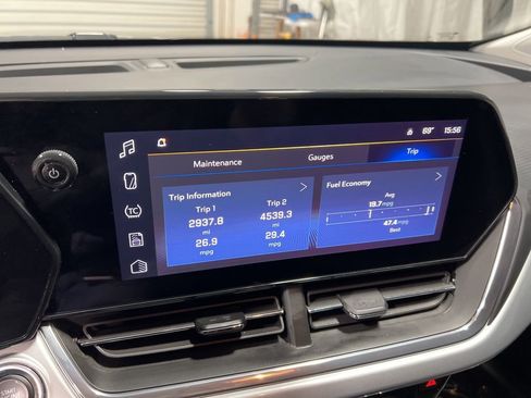 Used 2025 Chevrolet Trax LT w/ LT Convenience Package image 36