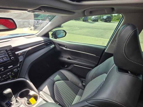 Used 2024 Toyota Camry SE w/ Convenience Package image 15