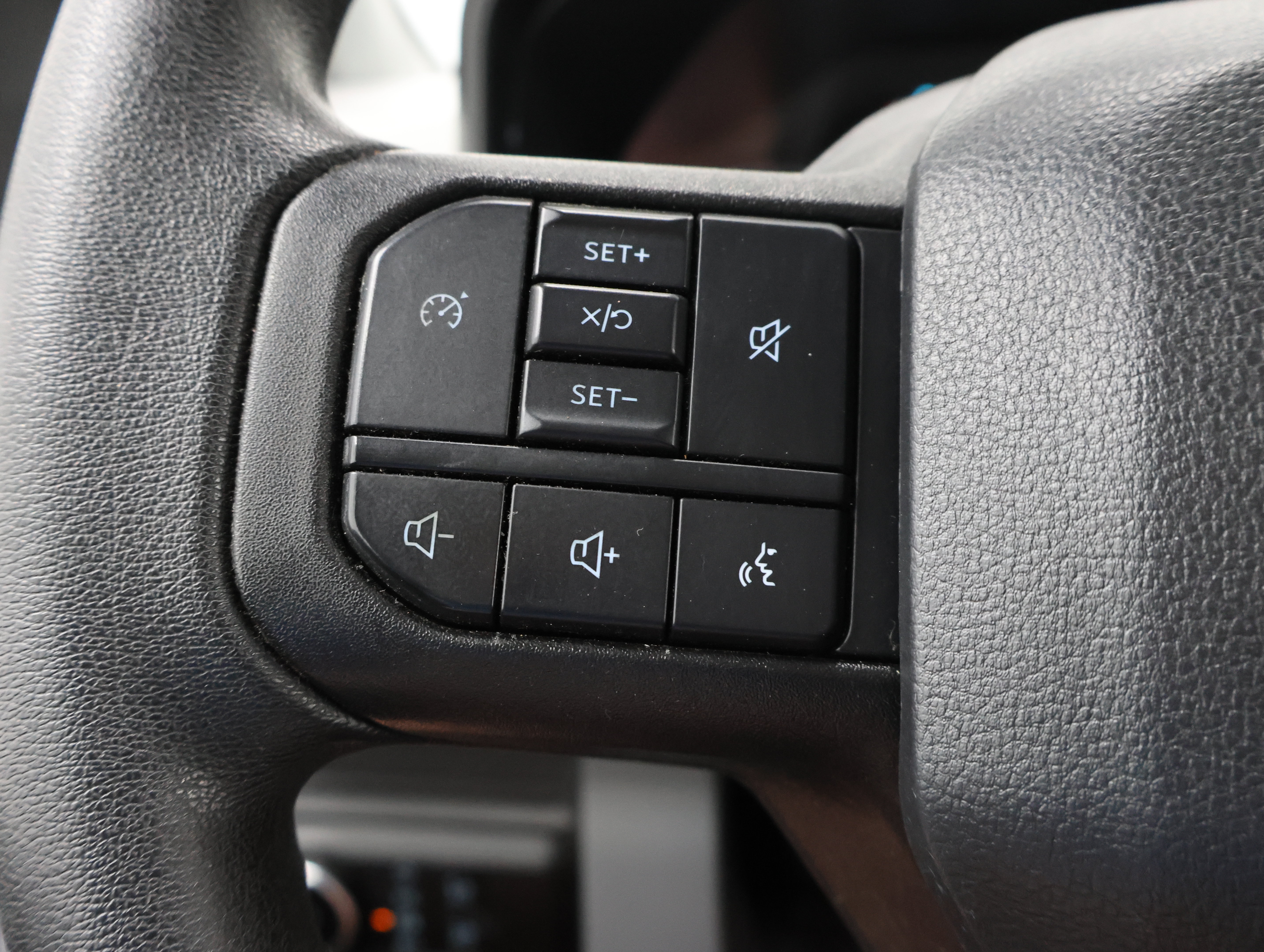 Used 2024 Ford F250 4x4 Crew Cab Super Duty image 15