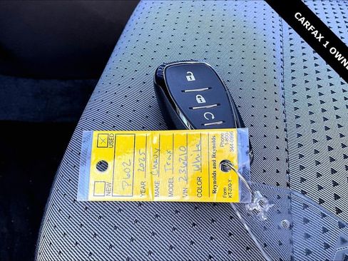 Used 2025 Chevrolet Trax LT w/ LT Convenience Package image 33