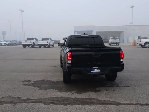 Used 2021 Toyota Tacoma SR w/ SR Convenience Package image 7