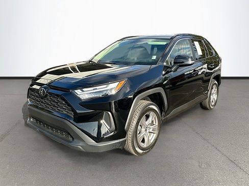 Used 2025 Toyota RAV4 XLE image 3