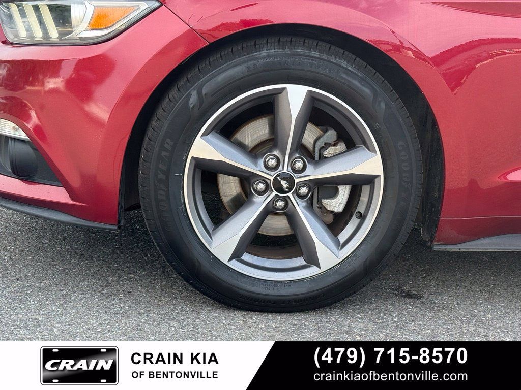 Used 2017 Ford Mustang Coupe RWD image 29