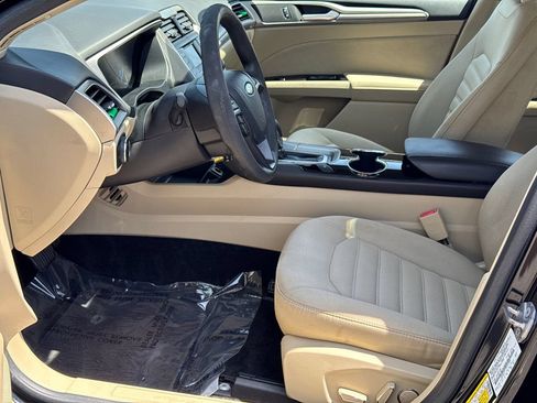 Used 2014 Ford Fusion SE FWD image 11