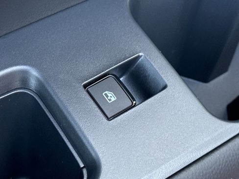 New 2026 Nissan Pathfinder SL image 32