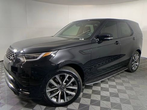 Used 2025 Land Rover Discovery Dynamic SE image 1