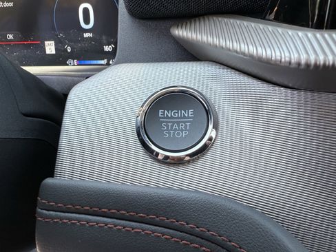 New 2025 Ford Explorer Active image 7