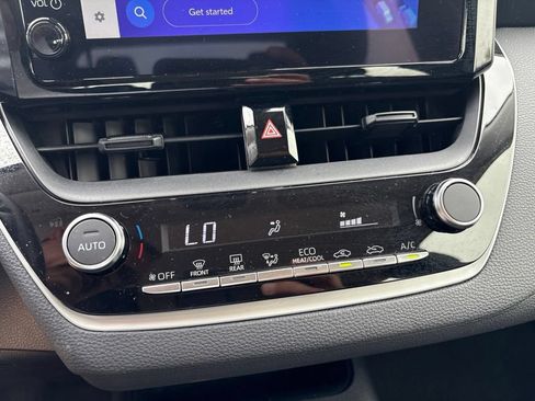 Used 2025 Toyota Corolla LE FWD image 17