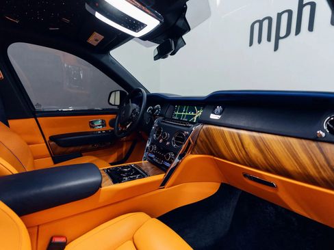 Used 2021 Rolls-Royce Cullinan image 13